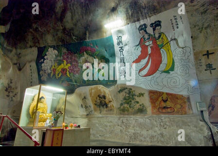 Les peintures murales à l'intérieur de Perak Cave Temple Ipoh, Perak Banque D'Images