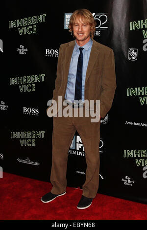 Owen Wilson assiste à la 'Vice inhérent' première mondiale au cours du 52e Festival du Film de New York à l'Alice Tully Hall. Banque D'Images