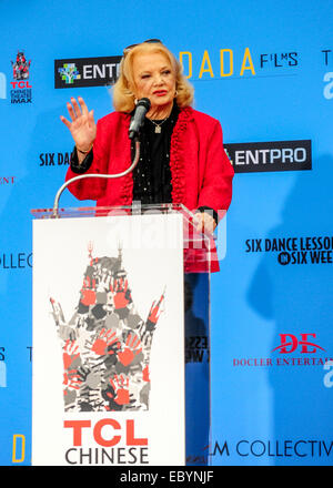 Los Angeles, USA. 5 déc, 2014. L'actrice américaine Gena Rowlands assiste à la main et à l'extérieur de la cérémonie empreinte de théâtre chinois de Grauman à Hollywood, États-Unis, le 5 décembre 2014. Credit : Chaoqun Zhang/Xinhua/Alamy Live News Banque D'Images