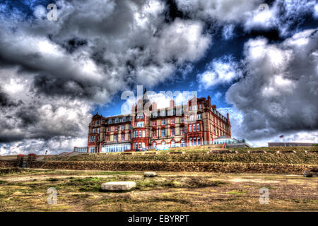 The Headland hotel Newquay Cornwall côte England UK comme la peinture dans HDR Banque D'Images