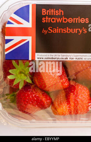 La fraises par pack de fraises Sainsburys Banque D'Images