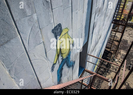 Graffiti sur le toit de l'Energetik Palais de la culture dans la ville abandonnée Pripyat, zone d'exclusion de Tchernobyl, l'Ukraine Banque D'Images