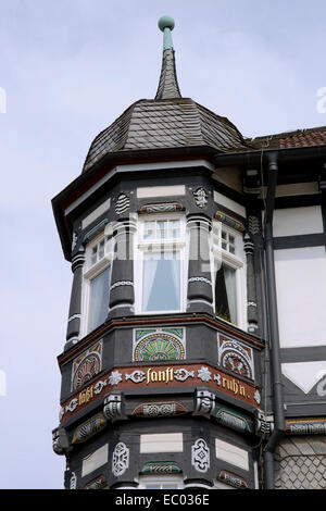 Bay Windows dans maison à colombages à Goslar, Allemagne Banque D'Images
