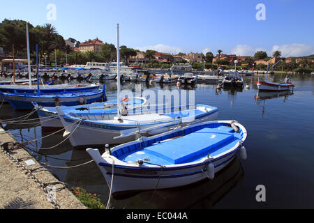 L'île de Porquerolles, Port, Var, France Banque D'Images