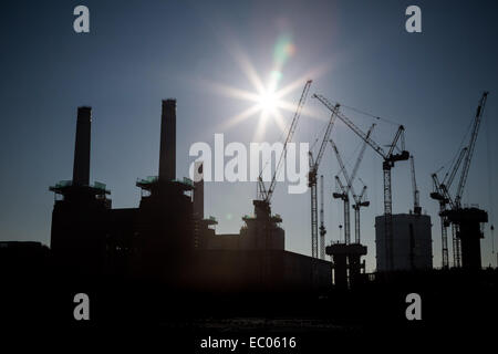 Londres, Royaume-Uni. 6e déc, 2014. Réaménagement de Battersea Power Station se poursuit. Crédit : Guy Josse/Alamy Live News Banque D'Images