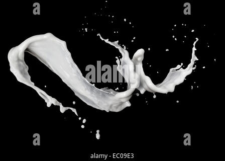 Splash de lait isolated on black Banque D'Images