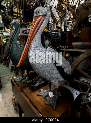 Miami, Floride, USA. 06 Dec, 2014. En affaires depuis 49 ans, l'âge de pierre antiquités nautiques et maritimes propose des objets de décoration pour la vente au public et comme accessoires pour la location à des émissions de télévision, films et vidéo des pousses. © Brian Cahn/ZUMA/Alamy Fil Live News Banque D'Images