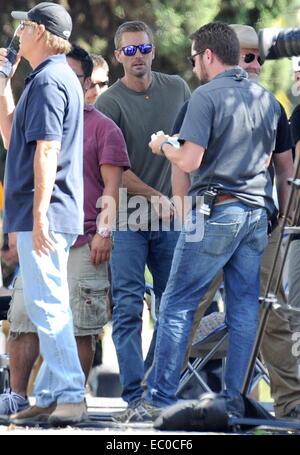 Caleb Walker grand frère de Paul Walker vu sur l'ensemble de "Fast and Furious 7' dans le centre-ville de Los Angeles d'aider pour la touche finale du film qui sortira l'année prochaine. En vedette : Caleb Walker Où : Los Angeles, Californie Banque D'Images