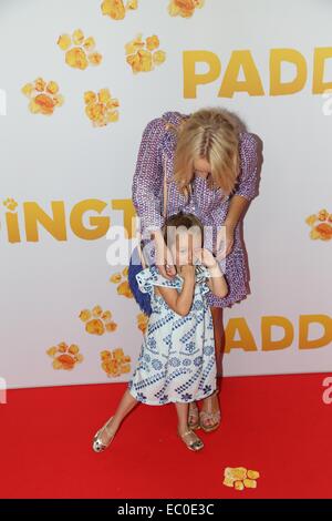 Sydney, Australie. 7 décembre 2014. Premiere australienne de Paddington à Sydney Sydney, Australie. 7 décembre 2014. Jacki O (Radio Kiis FM) et sa fille Catalina Henderson arrivent sur le tapis rouge à la première au cas australien Paddington Cinémas, George Street, Sydney, NSW, Australie. Crédit : Richard Milnes/Alamy Live News Banque D'Images