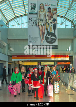 Birmingham, UK. 7 Décembre, 2014. Les visiteurs de fête aux vêtements Show Live au National Exhibition Centre Birmingham. Crédit : charlie bryan/Alamy Live News Banque D'Images