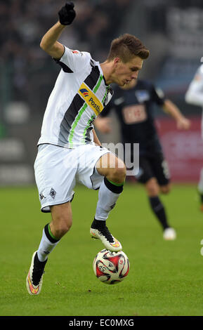 Moenchengladbach, Allemagne. 6e déc, 2014. Gladbach's Patrick Herrmann en action au cours de la Bundesliga match de foot entre Borussia Moenchengladbach et Hertha BSC au Borussia Moenchengladbach en parc, l'Allemagne, 6 décembre 2014. Gladbach défait 3-2 à Berlin. Photo : Federico Gambarini/dpa/Alamy Live News Banque D'Images