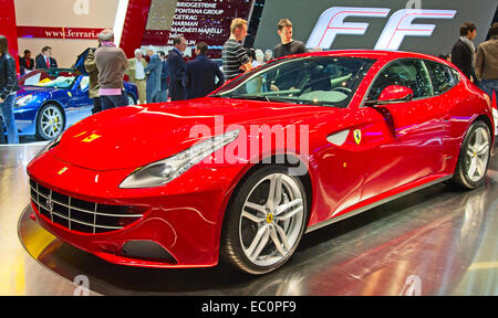 Genève - le 8 mars : la Ferrari FF sur l'affichage à la 81e, Geneva Palexpo Salon International de l'automobile le 8 mars 2011 à Genève, Suisse Banque D'Images