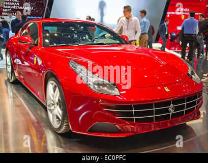 Genève - le 8 mars : la Ferrari FF sur l'affichage à la 81e, Geneva Palexpo Salon International de l'automobile le 8 mars 2011 à Genève, Suisse Banque D'Images