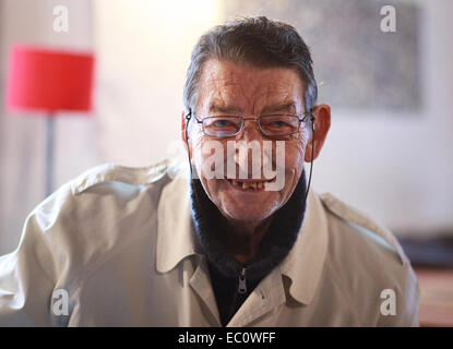 Portrait d'un satisfait, de plus de 80 ans Senior citizen de Spilimbergo, Frioul-Vénétie Julienne, Italie du nord. Banque D'Images