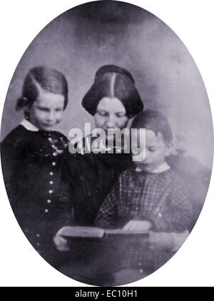 L'épouse de Henry Wadsworth Longfellow, Fanny Appleton Longfellow, avec fils Charles et Ernest Banque D'Images