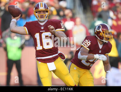 Landover, Maryland, USA. 07Th Dec, 2014. Redskins de Washington QB Colt McCoy (16) en action lors d'un match contre les Rams de Saint-Louis le 7 décembre 2014 à Fedex Field à Landover, MD. Loiuis St. a gagné le match 24-0. Crédit photo/Mike Buscher : Cal Sport Media/Alamy Live News Banque D'Images