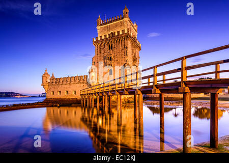 Lisbonne, Portugal à la Tour de Belém sur le Tage. Banque D'Images