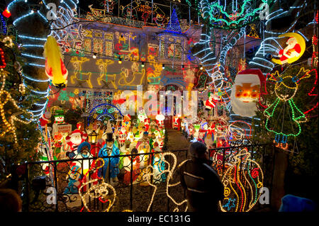 L'Goodhind Alex Noël décoration chambre à Melksham, Wiltshire, UK.200 000 s'allument la propriété tous les Xmas.a Banque D'Images