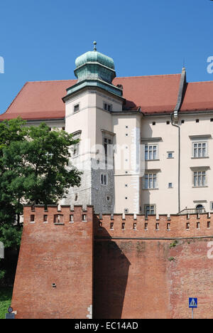 Château Royal sur la colline de Wawel de Cracovie en Pologne. Banque D'Images