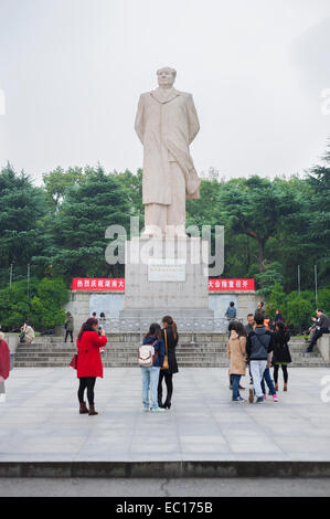 Statue de Mao Zedong à l'Université du Hunan, Changsha, Chine Banque D'Images