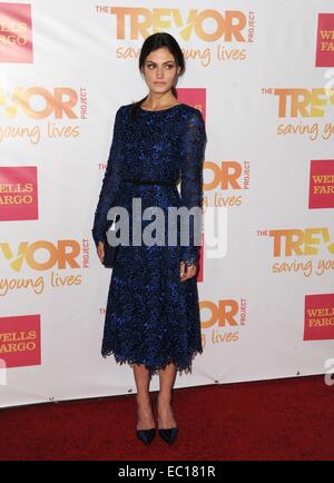 Phoebe Tonkin aux arrivées de l'TrevorLIVE Trevor Project Los Angeles, le Hollywood Palladium, Los Angeles, CA le 7 décembre 2014. Photo par : Dee Cercone/Everett Collection Banque D'Images