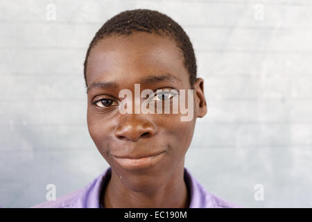 La Namibie, Kavango, 15 octobre : Heureux les enfants de l'école de Namibie en attente d'une leçon. Kavango est la région ayant la plus forte pover Banque D'Images