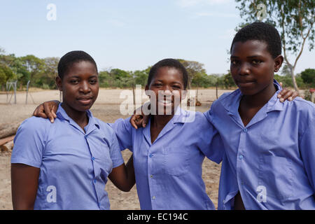 La Namibie, Kavango, 15 octobre : Heureux les enfants de l'école de Namibie en attente d'une leçon. Kavango est la région ayant la plus forte pover Banque D'Images