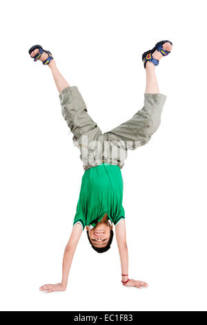 1 Indian child boy Stunt Banque D'Images