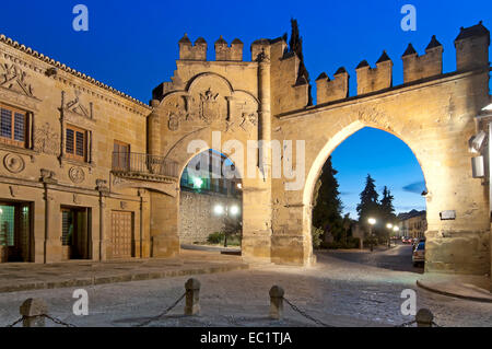 Jaen et porte de passage de Villalar, xvie siècle, Baeza, Jaen province, région d'Andalousie, Espagne, Europe Banque D'Images