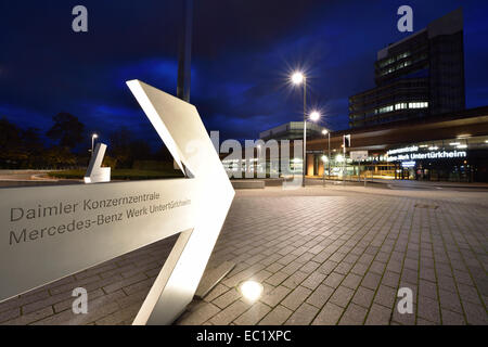 Siège de Daimler, l'usine Mercedes-Benz à Untertürkheim, Stuttgart, Bade-Wurtemberg, Allemagne Banque D'Images
