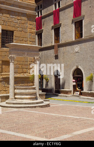 Pio II square, Piazza Pio II, Pienza, UNESCO World Heritage site, Val d'Orcia, Val d'Orcia, Province de Sienne, Toscane, Italie Banque D'Images