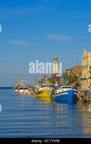 Bateaux, Le Grau du Roi, Petit Camargue, Gard, Languedoc-Roussillon, France, Europe Banque D'Images