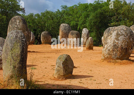 Cromeleque dos Almendres, site mégalithique, Evora, Alentejo, Portugal, Europe Banque D'Images