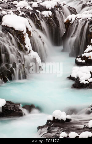 Bruarfoss en hiver, rivière Brúará, Région du Sud, Islande Banque D'Images