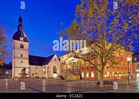 Le centre-ville avec l'Église et rédempteur de ville, Düsseldorf, Rhénanie du Nord-Westphalie, Allemagne Banque D'Images