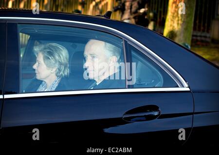 Bruxelles, Belgique. 8e déc, 2014. Arch duc Carl Christian d'Autriche et de la princesse Marie Astrid au château du Stuyvenberg, où ils auront pour effet de porter le cercueil avec le corps de la Reine Fabiola, de chez elle au château de Laeken à Bruxelles, Belgique, 8 décembre 2014. Photo : Patrick van Katwijk/ FRANCE OUT - PAS DE SERVICE DE FIL/dpa/Alamy Live News Banque D'Images