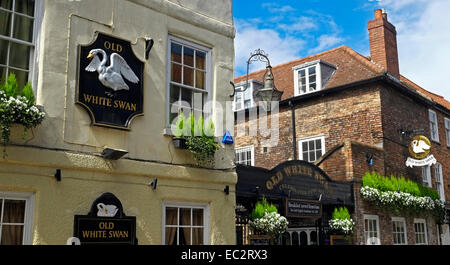 L'ancien White Swan Hotel Restaurant Public Goodramgate York North Yorkshire England UK United Kingdom Europe Banque D'Images