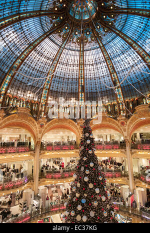 France, Paris, Galeries La Fayette à Noël Banque D'Images