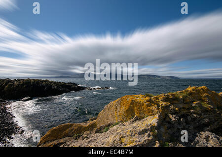 À l'échelle de l'île d'Arran à partir de l'île de Bute, Ecosse Banque D'Images