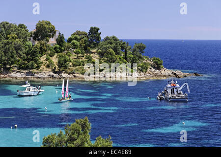 Paysage côtier à proximité Saint-Clair, Le Lavandou, Baie de Gaou, Cote d Azur, Cote d'azur, d'Azur, France, Europe Banque D'Images