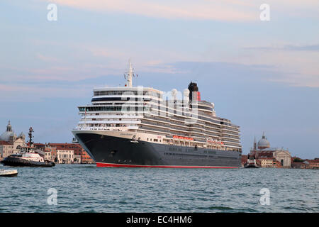 Bateau de croisière Queen Elizabeth, l'OMI 9477438 Banque D'Images