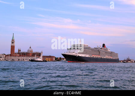 Bateau de croisière Queen Elizabeth, l'OMI 9477438 Banque D'Images