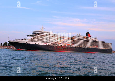 Bateau de croisière Queen Elizabeth, l'OMI 9477438 Banque D'Images