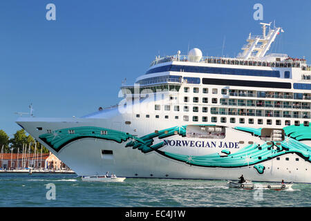 Bateau de croisière Norwegian Jade, l'OMI 9304057 Banque D'Images