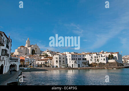 Cadaques Espagne Costa Brava village de pêcheurs espagnol Banque D'Images