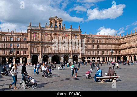 La Plaza Mayor Salamanca avec la Mairie ( Castille et Leon ) Espagne Espagnol Banque D'Images