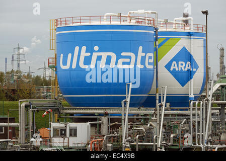Terminal de carburant ultime d'Aral, raffinerie de pétrole de la Ruhr, Gelsenkirchen, Allemagne. Banque D'Images