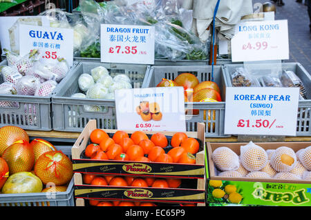 Chinese food shop sur Gerrard Street dans le quartier chinois, Londres Angleterre Royaume-Uni UK Banque D'Images