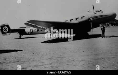 Cette photographie tirée de l'album Charles Daniels German Aircraft montre le Junkers Ju 86, un avion allemand utilisé pendant la première Guerre mondiale le Ju 86 était un bombardier et un avion de transport, contribuant à diverses opérations aériennes pendant la guerre. Banque D'Images