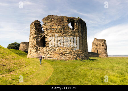 Ruines du château du 13ème siècle, le château de Flint, rivière Dee Estuary, au nord du Pays de Galles, Royaume-Uni Banque D'Images